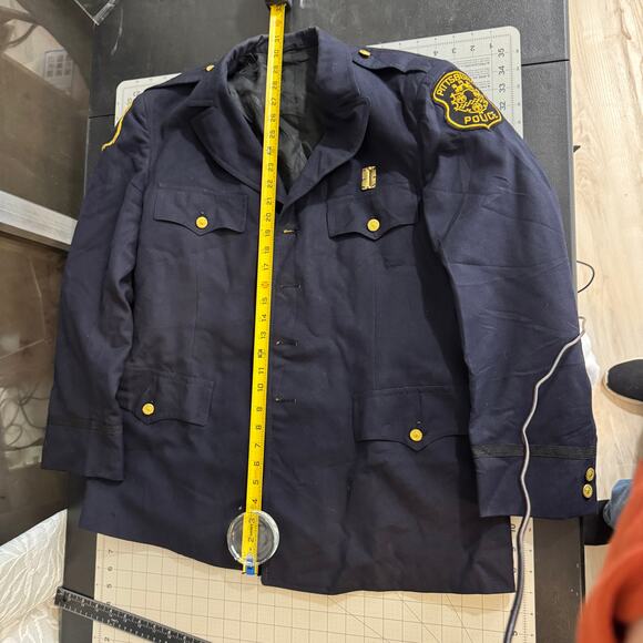 Authentic vintage Pittsburgh Police dress uniform jacket with built-in mystery - Picture 10 of 16